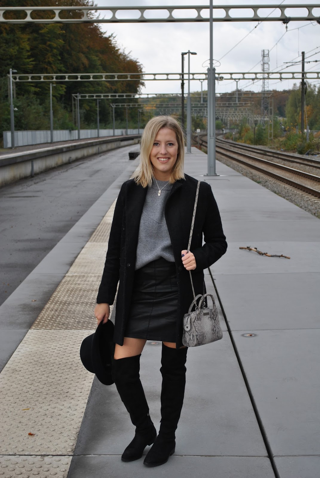 Jupe 2025 cuir cuissardes